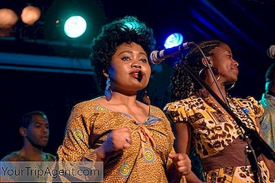 ศิลปิน Afrobeat ไนจีเรียที่กำลังเพิ่มขึ้นคุณควรทราบ