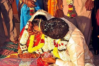 10 สิ่งที่ควรรู้ก่อนเข้าร่วมงานแต่งงานของชาวอินเดียใต้