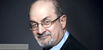 5 Essential Books Di Salman Rushdie