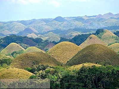 菲律宾的巧克力山是如何得名的？