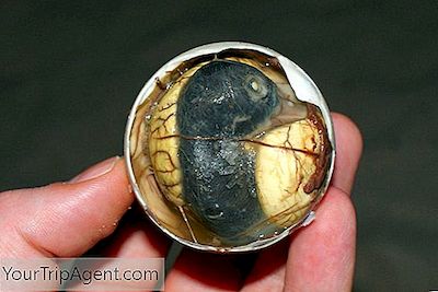 Como Comer O Balut (E Manter O Estômago)