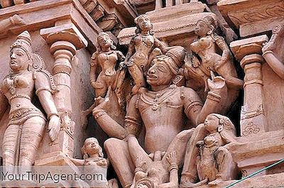 印度的这些寺庙以其色情雕塑而闻名
