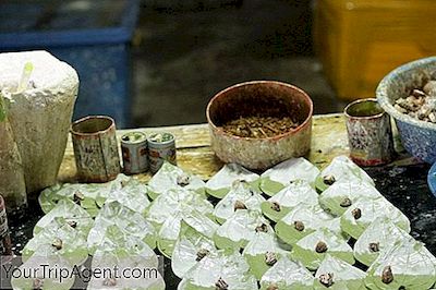 ทำไมคนในเอเชียติดยาเสพติดในการเคี้ยวหมาก Betel ร้ายแรง