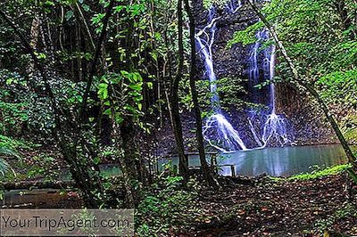 Un Recorrido Ondulante Por Las Cascadas De Santa Lucía