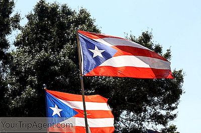 Tarinoita Puerto Rican Kansallisen Lipun Takana