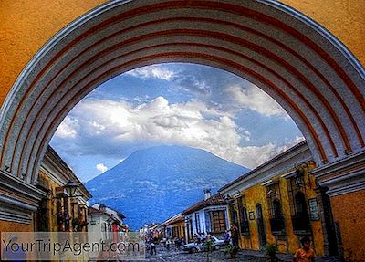 Una Breve Historia Del Arco De Santa Catalina De Antigua