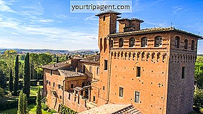 एयरबर्न पर बुक करने के लिए इटली में 10 सुंदर महल