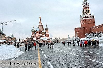 모스크바에서 볼 수있는 10 가지 필수 관광 명소