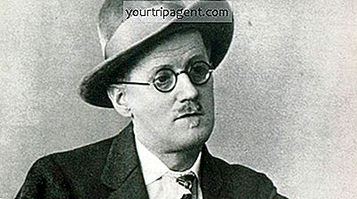 7 Tác Phẩm Đáng Chú Ý Của James Joyce Bạn Nên Biết