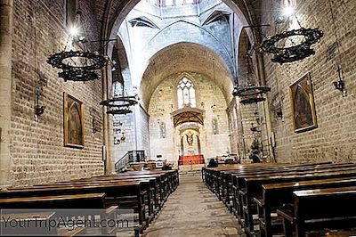 Os Segredos Arquitetônicos Do Bairro Gótico De Barcelona