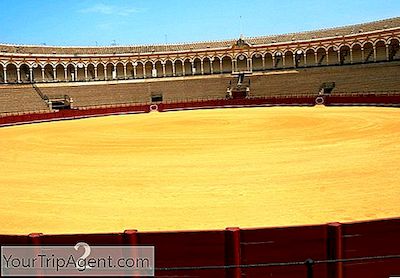 En Kort Historie Om Tyrefekting I Sevilla