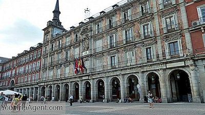 Una Breve Historia De La Plaza Mayor