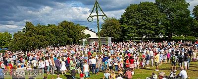 En Kort Historia Om Sveriges Midsommarfestival