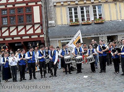 Utforska Traditioner I Bretagne, Frankrike