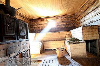 První Průvodce Pro Návštěvníky Ruského Města Banya