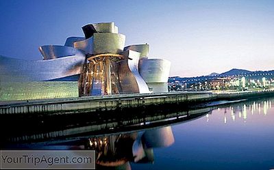 พิพิธภัณฑ์ Guggenheim Museum Bilbao ใน 10 งานมหัศจรรย์