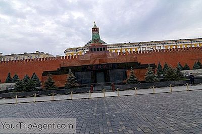 Panduan Untuk Mengunjungi Mausoleum Lenin