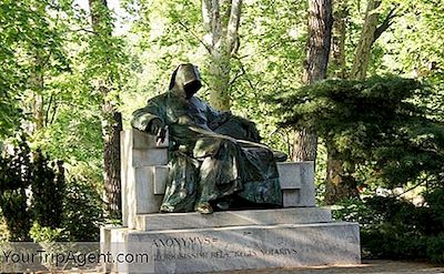 Un Recorrido Guiado Por Las Estatuas De La Suerte De Budapest