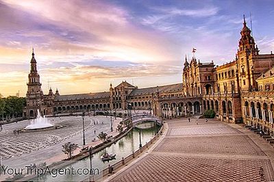 Una Historia De La Plaza De España De Sevilla En 1 Minuto