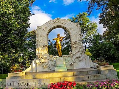 Johann Strauss ใน 7 เพลงวอลทซ์ที่สวยงาม