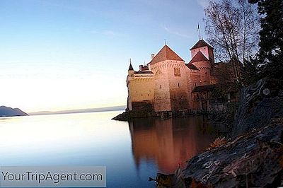 Les Plus Beaux Châteaux De Suisse