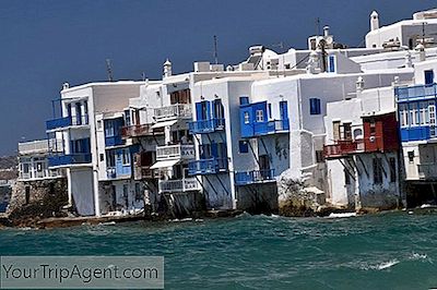 Mykonos Sau Santorini: Care Insulă Este Pentru Tine?