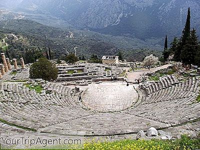 O Istorie Foarte Scurtă A Delphi, Grecia