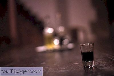 Mikä On Katalaani Ratafia Ja Miten Voit Juoda?