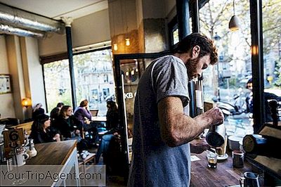 10 Increíbles Restaurantes Y Cafeterías En La Rue Des Martyrs