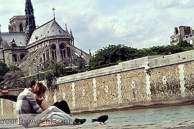 파리에서 키스 할 20 개의 가장 낭만적 인 장소