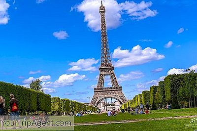 Tại Sao Nó Bất Hợp Pháp Để Chụp Ảnh Của Tháp Eiffel Vào Ban Đêm