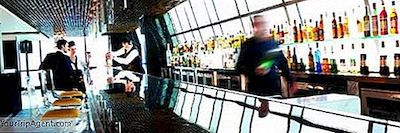 Abu Dabi'De Rahat Bir İçecek İçin En İyi 10 Bar