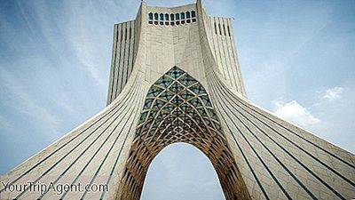En Kort Historie Om Azadi Tower I Teheran
