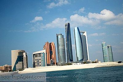 En Matförälskelseguide Till De 10 Bästa Restaurangerna I Abu Dhabi, Uae