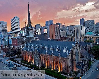 10 Jemaah & Katedral Yang Paling Menakjubkan Di Toronto