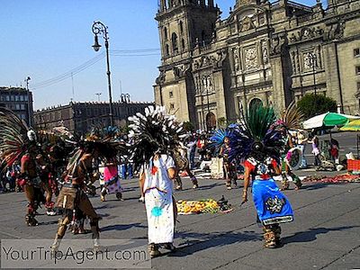 Mexico City’In Aztek Dansçılarına Kısa Bir Giriş