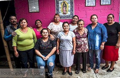 Tapaa Las Patronas, Mexican Women Feeding Migrants