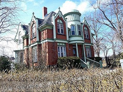 Các Thành Phố Canada Giá Cả Phải Chăng Nhất Để Di Chuyển Đến