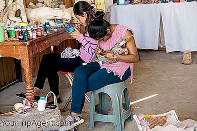 पारंपरिक Alebrijes क्या हैं और वे कैसे तैयार किए जाते हैं?