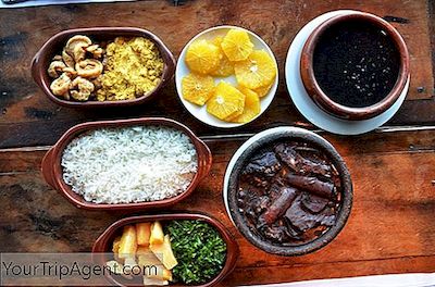 Feijoada、ブラジルの国民料理への簡単な紹介