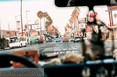 หนังสือนิยายที่ดีที่สุด 9 เรื่องเกี่ยวกับ Los Angeles
