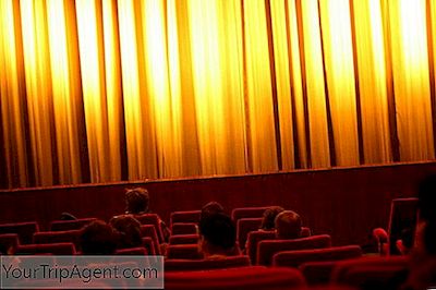 The Gimmickyest Movie Theaters Der Bay Area