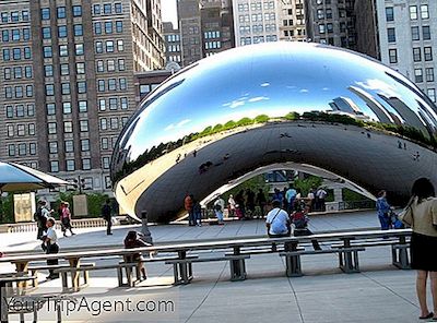 Lịch Sử Ngắn Gọn Của The Chicago Bean
