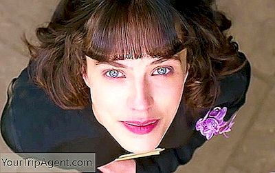Jessica Brown Findlay绽放超越'Downton Abbey'