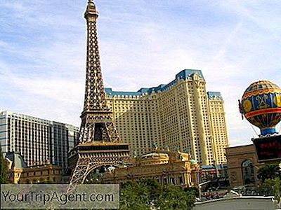 Torre Eiffel Em Las Vegas Em Um Dia De Verão Imagem de Stock Editorial -  Imagem de exterior, entretenimento: 33316399